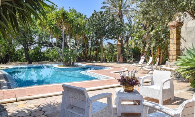 Saline Joniche House | 350 m² House ∙ 4 bedrooms ∙ 12 guests