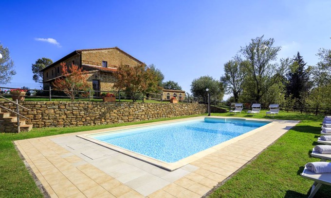Monte San Savino Villa | 350 m² Villa ∙ 7 bedrooms ∙ 14 guests