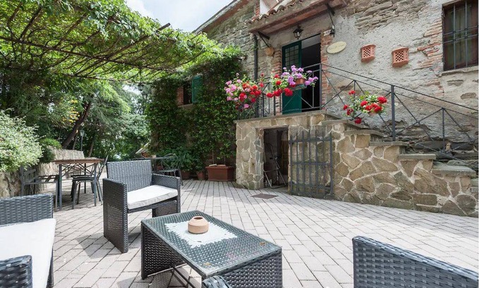 Gubbio Villa | 350 m² Villa ∙ 5 bedrooms ∙ 11 guests