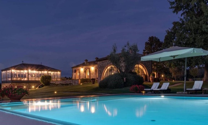 Montepulciano Villa | 350 m² Villa ∙ 7 bedrooms ∙ 12 guests