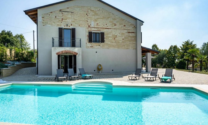 Ponzano Monferrato Other | 400 m² Accommodation ∙ 7 bedrooms ∙ 14 guests