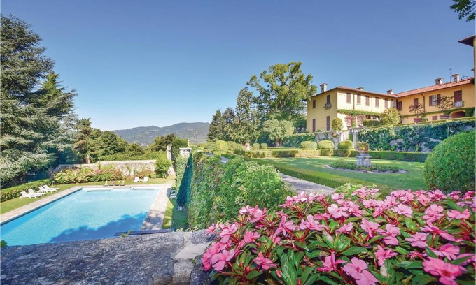 Calco Superiore Apartment | 400 m² Apartment ∙ 4 bedrooms ∙ 8 guests