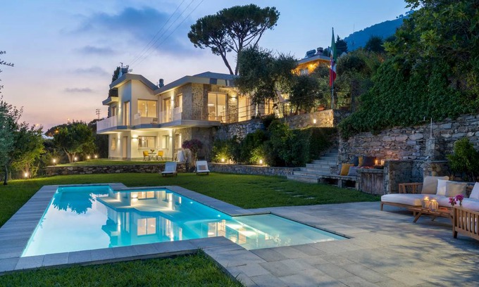 Pieve Ligure Villa | 400 m² Villa ∙ 5 bedrooms ∙ 12 guests