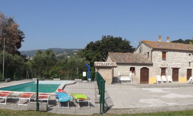 Fossombrone Villa | 400 m² Villa ∙ 5 bedrooms ∙ 16 guests