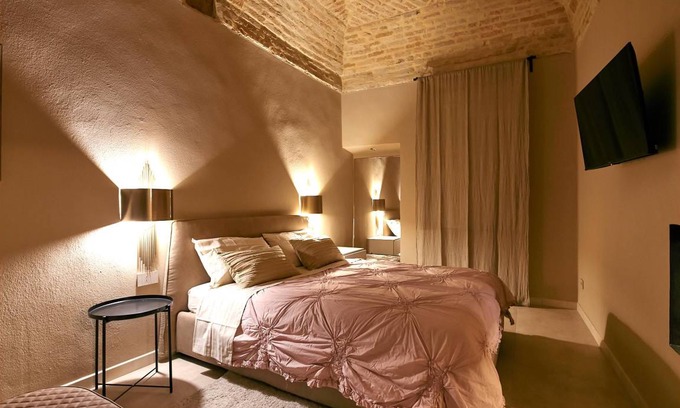 Parma City Centre Apartment | 45 m² Apartment ∙ 4 guests