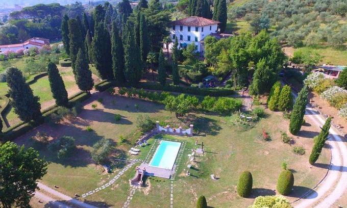 Uzzano House | 450 m² House ∙ 4 bedrooms ∙ 10 guests