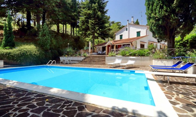 Serripola House | 450 m² House ∙ 5 bedrooms ∙ 12 guests
