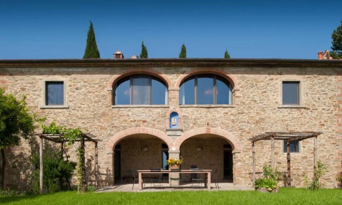 Arezzo Villa | 450 m² Villa ∙ 6 bedrooms ∙ 12 guests