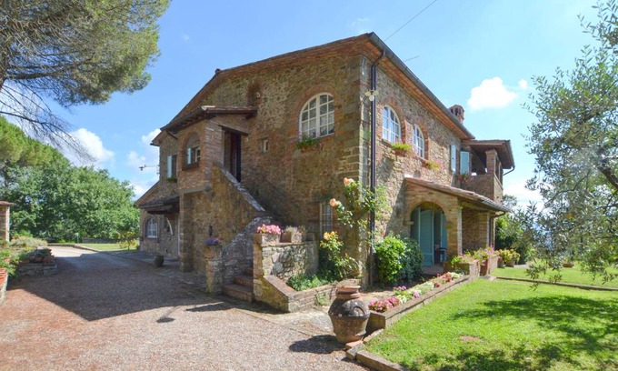 Monte San Savino House | 460 m² House ∙ 4 bedrooms ∙ 8 guests