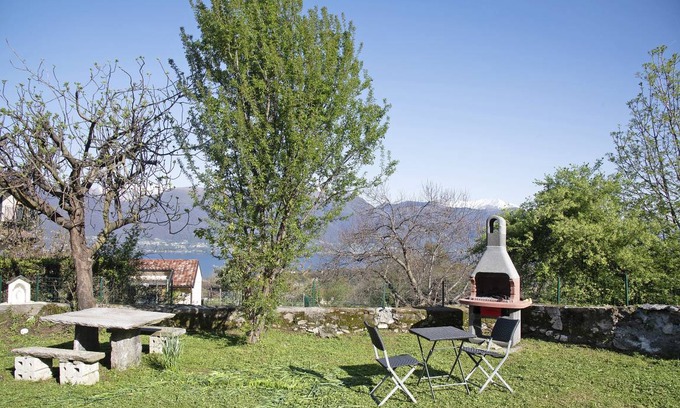 Porto Valtravaglia Apartment | 50 m² Apartment ∙ 1 bedroom ∙ 3 guests