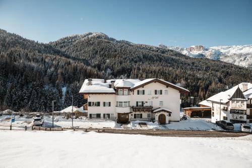 San Cassiano Apartment | 50 m² Apartment ∙ 2 bedrooms ∙ 6 guests