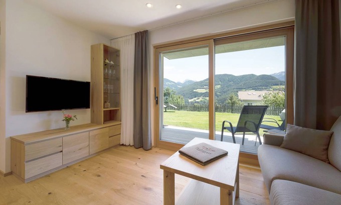 Feldthurns Apartment | 50 m² Apartment ∙ 2 bedrooms ∙ 5 guests