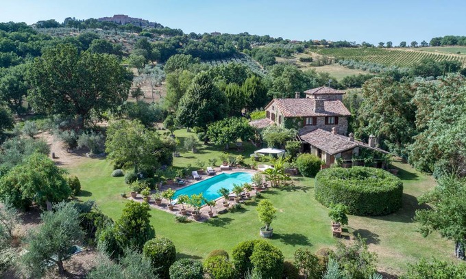 Monte Castello di Vibio Villa | 500 m² Villa ∙ 4 bedrooms ∙ 8 guests