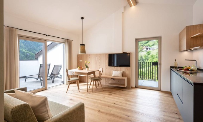 Barbiano Apartment | 58 m² Apartment ∙ 2 bedrooms ∙ 4 guests