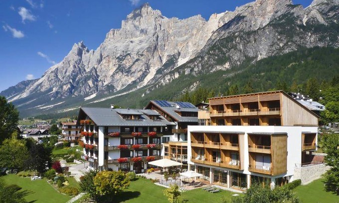 San Vito di Cadore Hotel | 65 m² Hotel ∙ 2 bedrooms ∙ 5 guests
