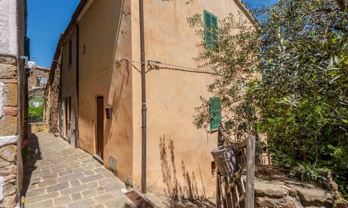 Montorgiali Other | 70 m² Accommodation ∙ 2 bedrooms ∙ 5 guests