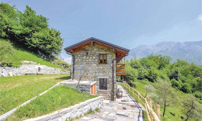 Ballabio House | 70 m² House ∙ 2 bedrooms ∙ 4 guests