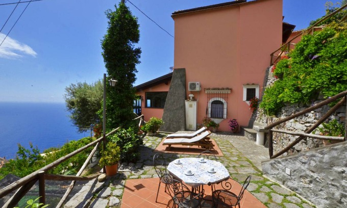 Furore House | 70 m² House ∙ 2 bedrooms ∙ 4 guests