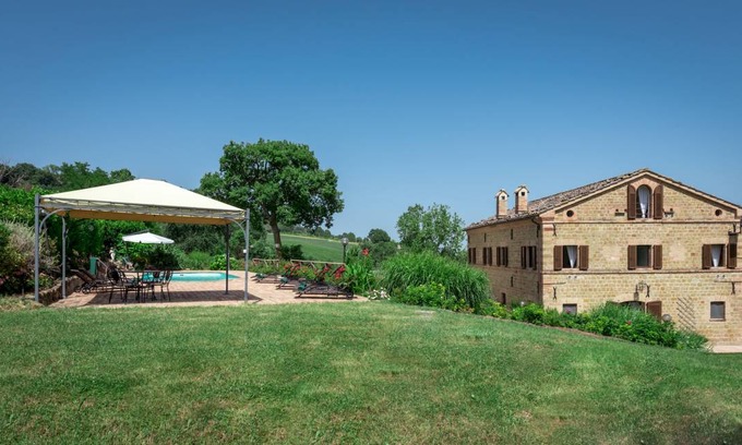 San Ginesio Villa | 700 m² Villa ∙ 6 bedrooms ∙ 12 guests