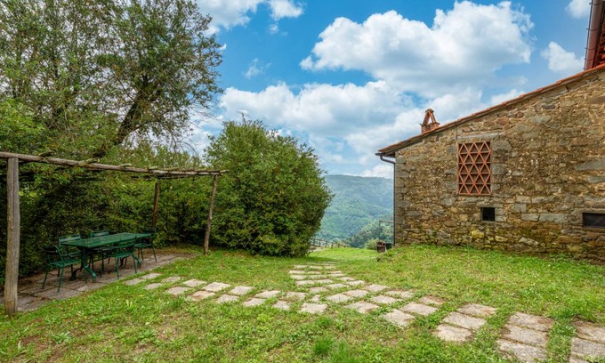 Pietrabuona Apartment | 78 m² Apartment ∙ 3 bedrooms ∙ 6 guests