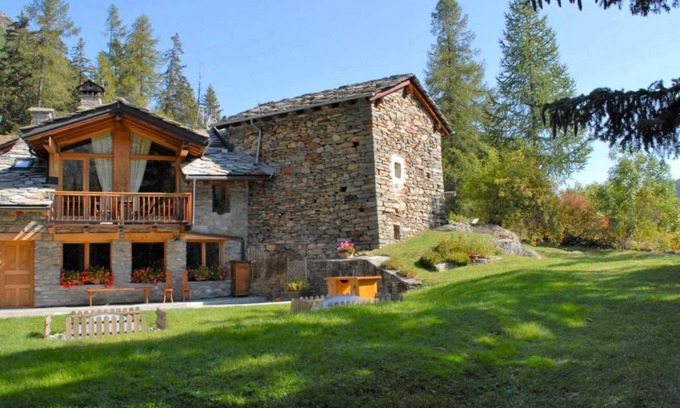 Arvier Ski Chalet | 80 m² Chalet ∙ 2 bedrooms ∙ 4 guests
