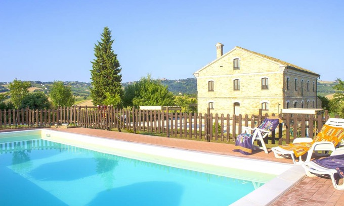 Montecarotto Villa | 800 m² Villa ∙ 6 bedrooms ∙ 20 guests