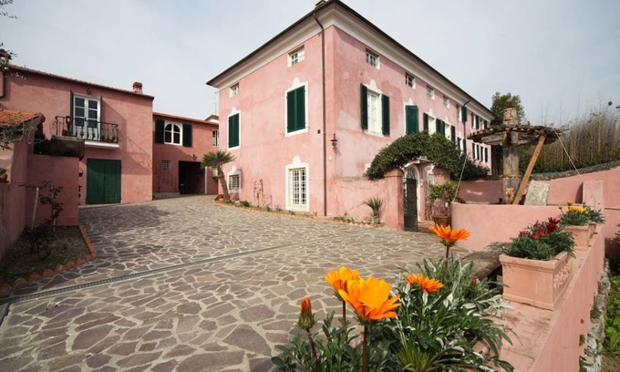Massarosa Apartment | 900 m² Apartment ∙ 4 bedrooms ∙ 13 guests