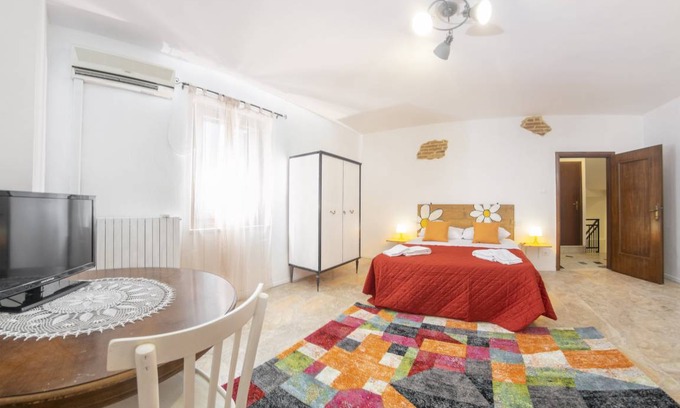 Nord-Est Apartment | Apartment ∙ 8 guests