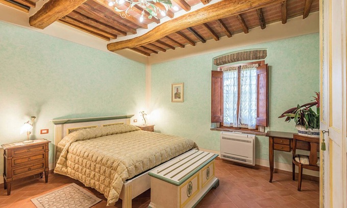 Sorrezzana Apartment | Apartment 'Appartamento Smeraldo' with Shared Pool, Wi-Fi and Air Conditioning