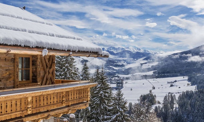 Sorafurcia Apartment | Apartment Piz da Peres - Geiselsberg with Mountain View, Pool, Sauna, Wi-Fi & Garden