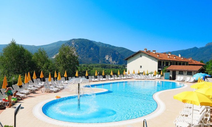 Fondotoce Apartment | Apartment Residence Isolino (FON105) in Verbania - 7 persons, 2 bedrooms