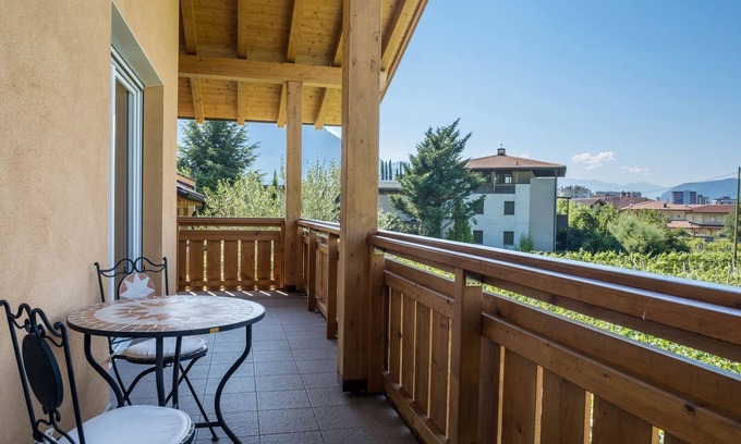 Gries - Quirein Apartment | Apartment “Urbanhof - Moritzing” with Mountain View, Wi-Fi & 2 Balconies