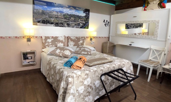 Scafati Apartment | Apartment with 2 rooms, kitchen, terrace and views of Mount Vesuvius near Pompeii