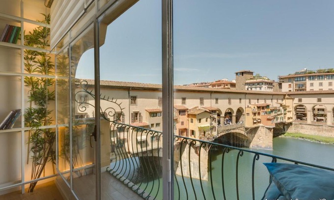 San Niccolo Apartment | Apartments Florence - Ponte Vecchio Balcony