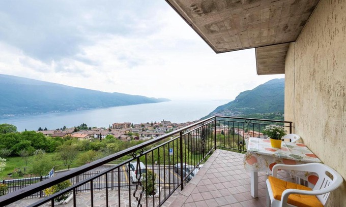 Gardola Apartment | Appartamento le Coste Lake View