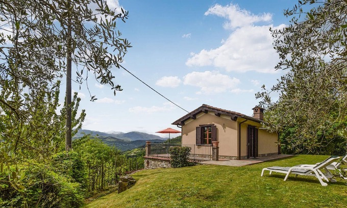 Barga House | Awesome home in Barga
