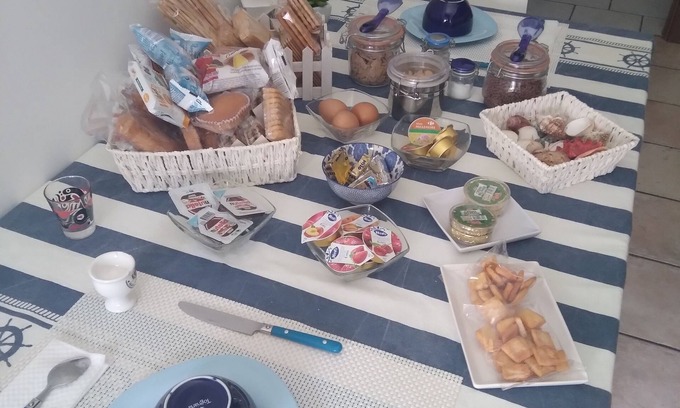 Salerno Bed & Breakfast | B&B by the sea, large double room with private bathroom and balcony overlooking the sea.
