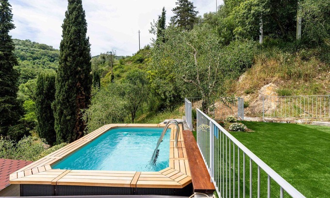 Pontedassio Apartment | Beautiful apartment for 6 guests with WIFI, pool, patio and pets allowed