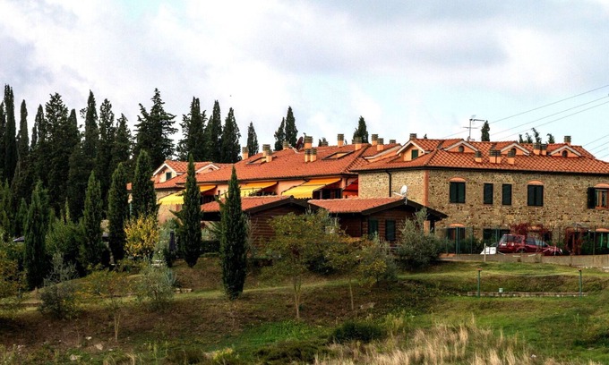 Sughera Apartment | Beautiful apartment with WIFI, A/C, pool, TV, veranda and panoramic view, close to San Gimignano