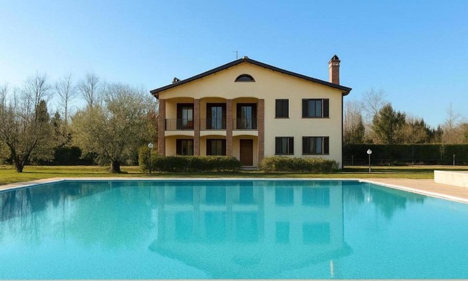 Lamporecchio Villa | Beautiful private villa with hot tub, private pool, WIFI, TV, terrace and panoramic view