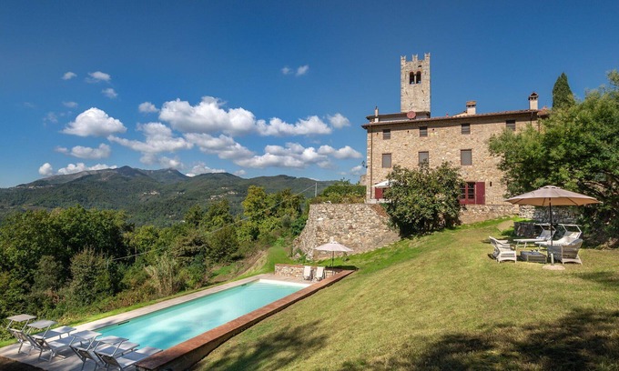 Villabuona Villa | Beautiful private villa with WIFI, private pool, TV, patio and panoramic view, close to Lucca