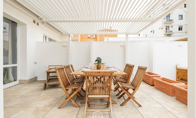Cagliari Apartment | Bright Trieste Terrace Studio