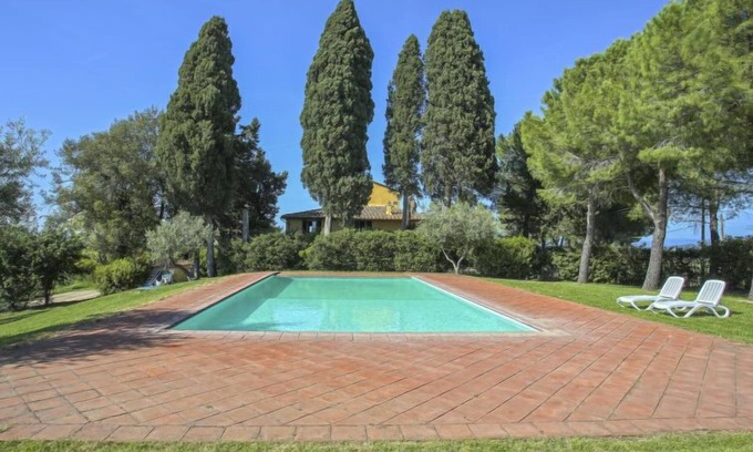 Tavarnelle Val di Pesa Apartment | Camiglia by Interhome