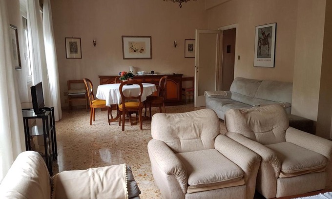 Quartiere XX Ardeatino Apartment | Casa grande