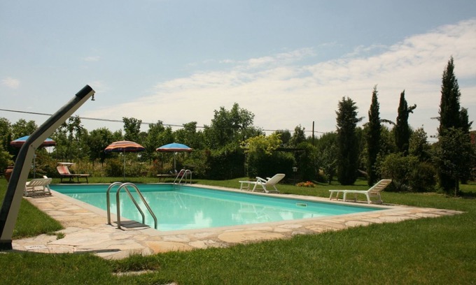 Castiglion Fiorentino Apartment | Cosy apartment for 2 people with pool, WIFI, TV and pets allowed, close to Cortona