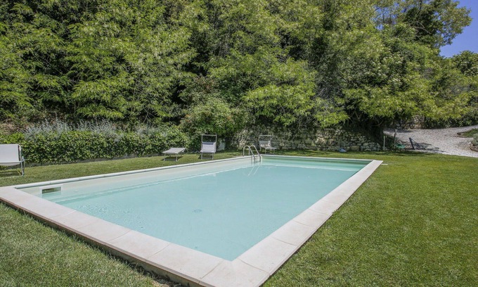 Sesto Fiorentino Villa | Cosy apartment in villa for 3 guests with WIFI, pool, TV and pets allowed