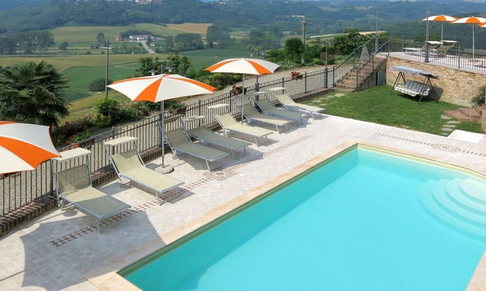 Cossombrato Apartment | Cosy apartment for 4 guests with A/C, WIFI, pool, TV, patio and pets allowed