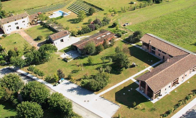 Povoletto House | Cosy apartment in villa for 4 guests with A/C, pool, WIFI, TV, terrace and pets allowed