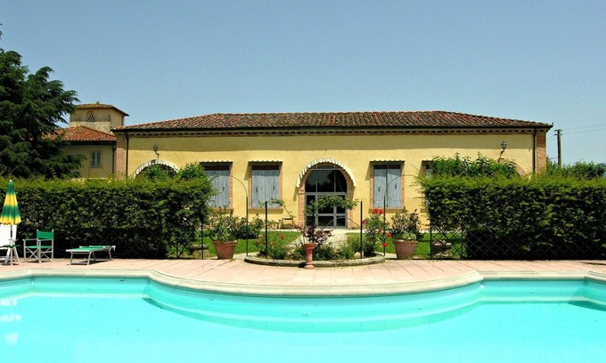 Scarperia e San Piero Villa | Cosy apartment in villa for 6 guests with WIFI, pool, TV and panoramic view