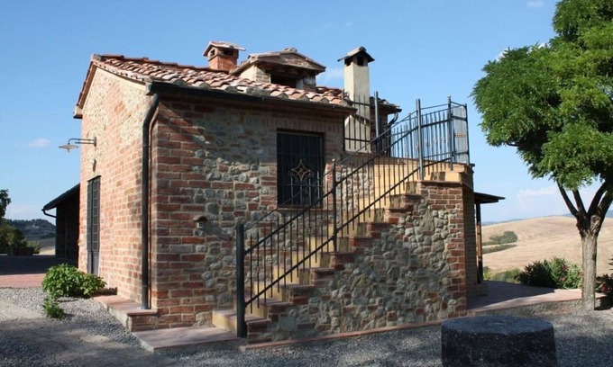 Peccioli Villa | Cosy apartment in villa for 5 people with pool, WIFI and panoramic view